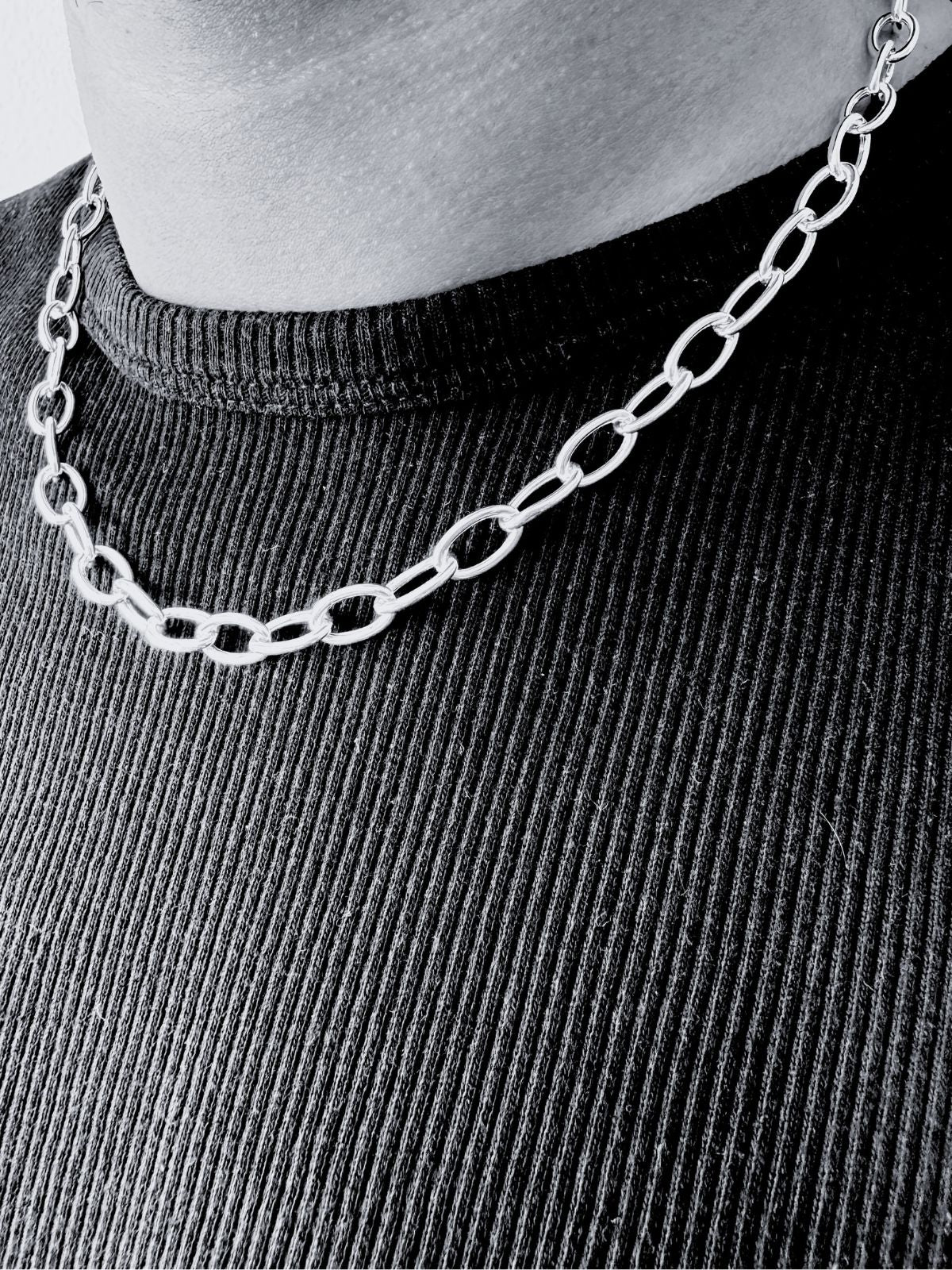 EFFORTLESSLY NECKLACE